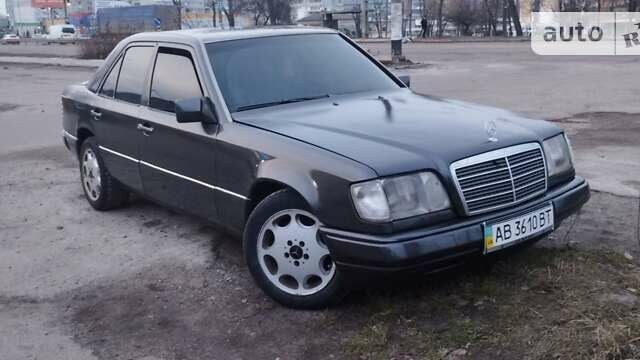 Сірий Мерседес Е-Клас, об'ємом двигуна 2.2 л та пробігом 460 тис. км за 2800 $, фото 6 на Automoto.ua