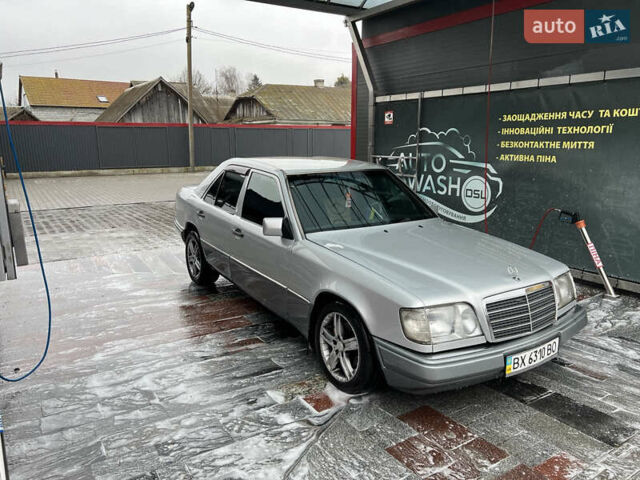 Серый Мерседес Е-Класс, объемом двигателя 2.2 л и пробегом 365 тыс. км за 2300 $, фото 1 на Automoto.ua