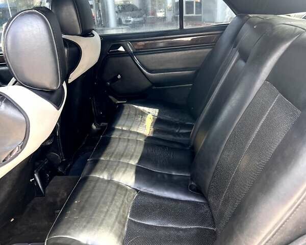 Сірий Мерседес Е-Клас, об'ємом двигуна 2.2 л та пробігом 460 тис. км за 2800 $, фото 30 на Automoto.ua