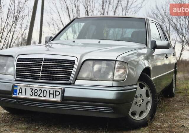 Сірий Мерседес Е-Клас, об'ємом двигуна 2 л та пробігом 547 тис. км за 2400 $, фото 11 на Automoto.ua