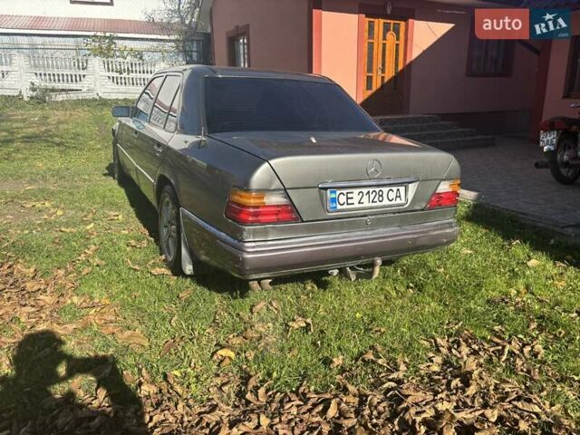 Мерседес Е-Клас 1994 у Сторожинце на Automoto.ua Сірий Мерседес Е-Клас, об'ємом двигуна 3.2 л та пробігом 480 тис. км за 1500 $, фото 3 на Automoto.ua