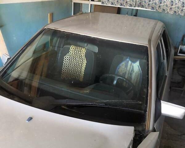 Сірий Мерседес Е-Клас, об'ємом двигуна 2 л та пробігом 435 тис. км за 1500 $, фото 21 на Automoto.ua