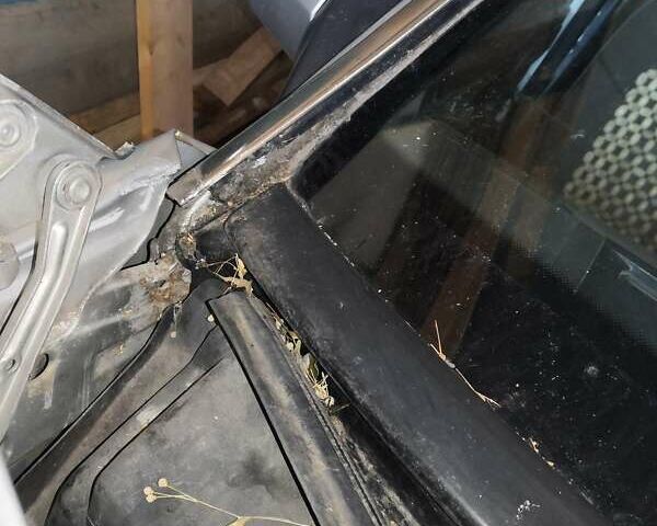 Сірий Мерседес Е-Клас, об'ємом двигуна 2 л та пробігом 435 тис. км за 1500 $, фото 27 на Automoto.ua