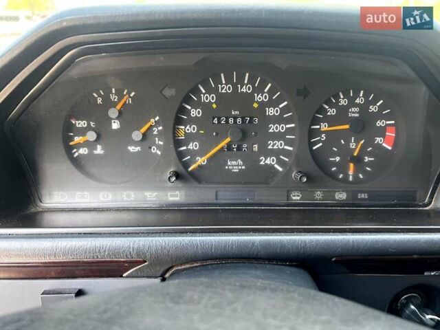 Сірий Мерседес Е-Клас, об'ємом двигуна 2.2 л та пробігом 460 тис. км за 2800 $, фото 24 на Automoto.ua
