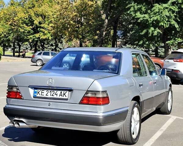 Сірий Мерседес Е-Клас, об'ємом двигуна 2.8 л та пробігом 303 тис. км за 4350 $, фото 59 на Automoto.ua