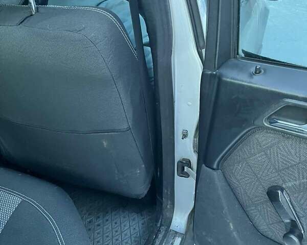 Сірий Мерседес Е-Клас, об'ємом двигуна 2.5 л та пробігом 390 тис. км за 3500 $, фото 28 на Automoto.ua