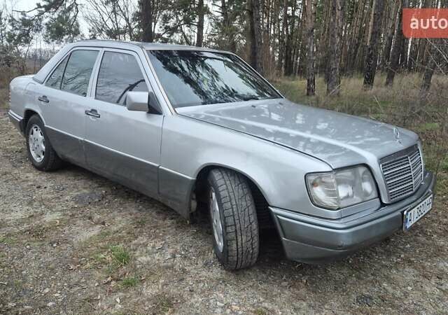 Сірий Мерседес Е-Клас, об'ємом двигуна 2 л та пробігом 547 тис. км за 2400 $, фото 8 на Automoto.ua