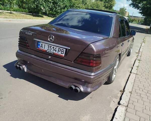 Сірий Мерседес Е-Клас, об'ємом двигуна 2.2 л та пробігом 380 тис. км за 4500 $, фото 4 на Automoto.ua
