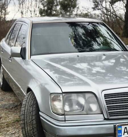 Сірий Мерседес Е-Клас, об'ємом двигуна 2 л та пробігом 547 тис. км за 2400 $, фото 9 на Automoto.ua