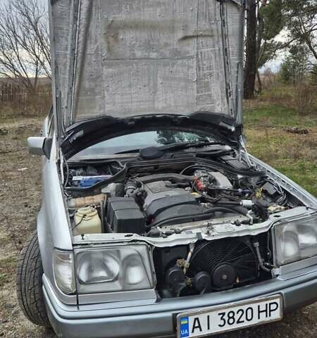 Сірий Мерседес Е-Клас, об'ємом двигуна 2 л та пробігом 547 тис. км за 2400 $, фото 23 на Automoto.ua