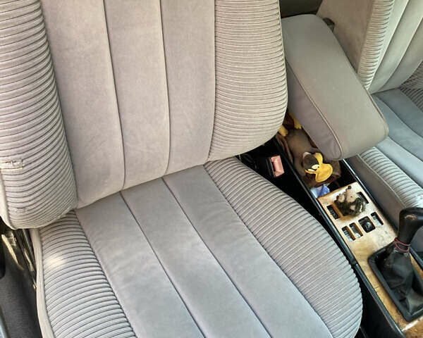 Серый Мерседес Е-Класс, объемом двигателя 2 л и пробегом 464 тыс. км за 5000 $, фото 16 на Automoto.ua