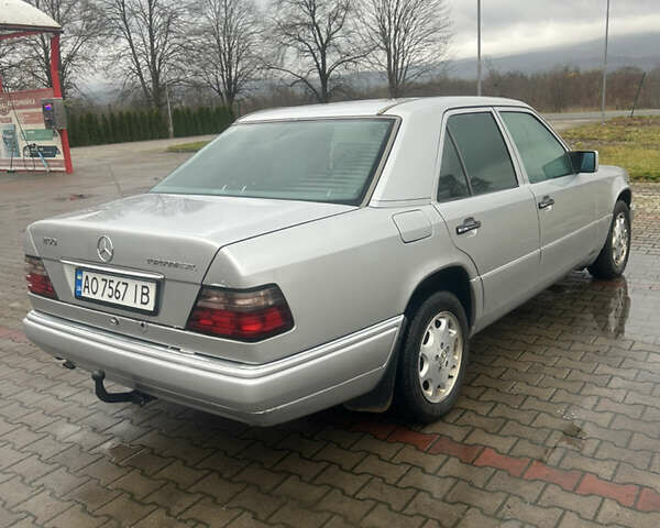 Сірий Мерседес Е-Клас, об'ємом двигуна 2.5 л та пробігом 450 тис. км за 3200 $, фото 2 на Automoto.ua