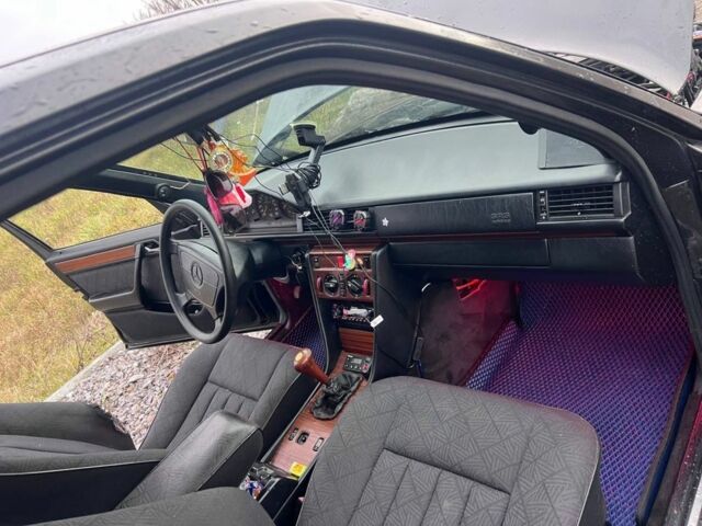 Сірий Мерседес Е-Клас, об'ємом двигуна 0 л та пробігом 353 тис. км за 3200 $, фото 5 на Automoto.ua