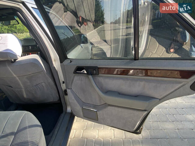 Серый Мерседес Е-Класс, объемом двигателя 2 л и пробегом 464 тыс. км за 5000 $, фото 17 на Automoto.ua