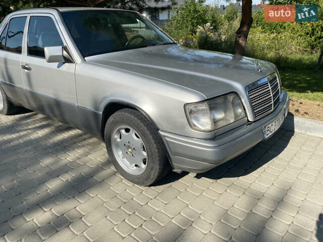 Серый Мерседес Е-Класс, объемом двигателя 2 л и пробегом 464 тыс. км за 5000 $, фото 9 на Automoto.ua