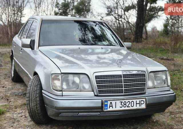 Сірий Мерседес Е-Клас, об'ємом двигуна 2 л та пробігом 547 тис. км за 2400 $, фото 10 на Automoto.ua