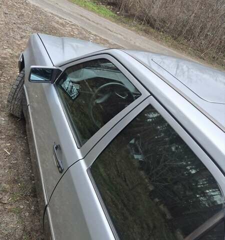 Сірий Мерседес Е-Клас, об'ємом двигуна 2 л та пробігом 547 тис. км за 2400 $, фото 30 на Automoto.ua