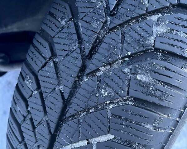 Сірий Мерседес Е-Клас, об'ємом двигуна 2.5 л та пробігом 390 тис. км за 3500 $, фото 19 на Automoto.ua