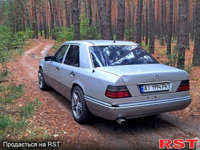 Серый Мерседес Е-Класс, объемом двигателя 2.2 л и пробегом 457 тыс. км за 1750 $, фото 8 на Automoto.ua