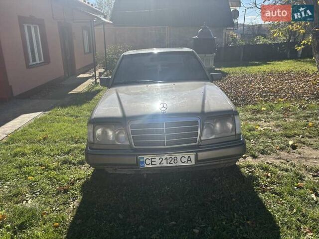 Мерседес Е-Клас 1994 у Сторожинце на Automoto.ua Сірий Мерседес Е-Клас, об'ємом двигуна 3.2 л та пробігом 480 тис. км за 1500 $, фото 1 на Automoto.ua