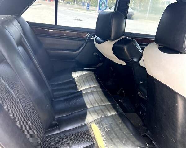 Сірий Мерседес Е-Клас, об'ємом двигуна 2.2 л та пробігом 460 тис. км за 2800 $, фото 11 на Automoto.ua