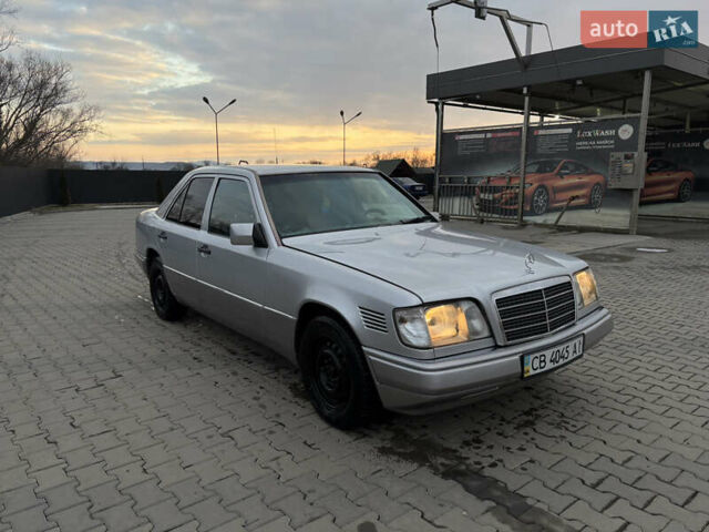 Сірий Мерседес Е-Клас, об'ємом двигуна 0 л та пробігом 300 тис. км за 2000 $, фото 2 на Automoto.ua