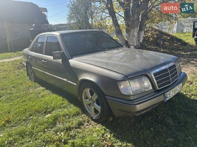 Мерседес Е-Клас 1994 у Сторожинце на Automoto.ua Сірий Мерседес Е-Клас, об'ємом двигуна 3.2 л та пробігом 480 тис. км за 1500 $, фото 2 на Automoto.ua