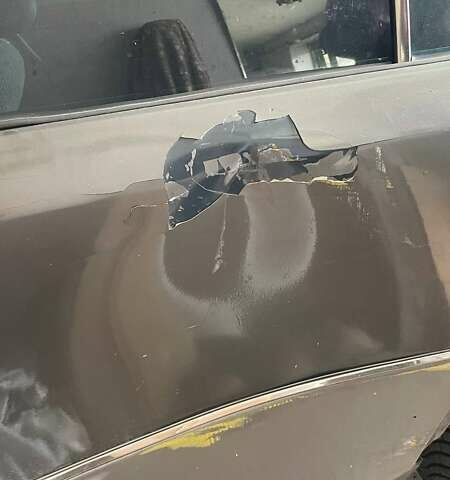 Сірий Мерседес Е-Клас, об'ємом двигуна 2 л та пробігом 431 тис. км за 3000 $, фото 9 на Automoto.ua