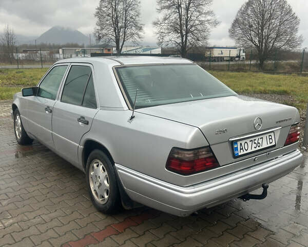 Сірий Мерседес Е-Клас, об'ємом двигуна 2.5 л та пробігом 450 тис. км за 3200 $, фото 3 на Automoto.ua