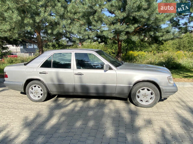 Серый Мерседес Е-Класс, объемом двигателя 2 л и пробегом 464 тыс. км за 5000 $, фото 8 на Automoto.ua