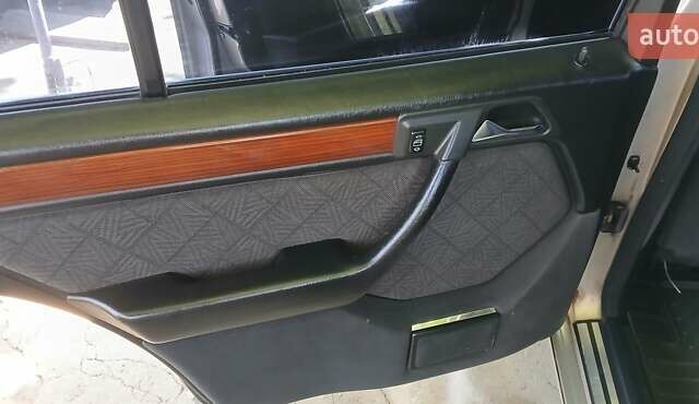 Сірий Мерседес Е-Клас, об'ємом двигуна 2.8 л та пробігом 391 тис. км за 3650 $, фото 10 на Automoto.ua