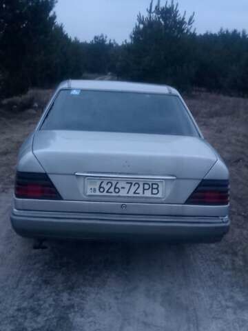 Серый Мерседес Е-Класс, объемом двигателя 2.5 л и пробегом 470 тыс. км за 2650 $, фото 4 на Automoto.ua