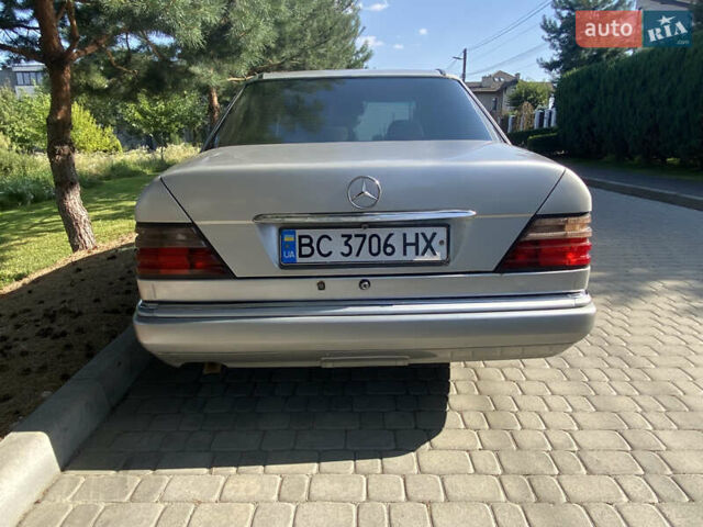 Серый Мерседес Е-Класс, объемом двигателя 2 л и пробегом 464 тыс. км за 5000 $, фото 6 на Automoto.ua