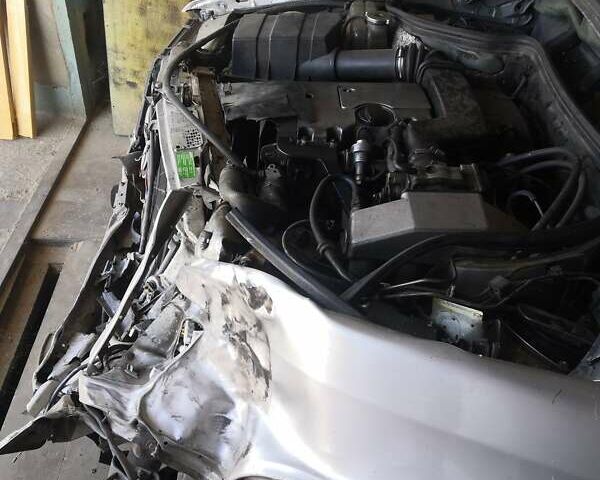 Сірий Мерседес Е-Клас, об'ємом двигуна 2 л та пробігом 435 тис. км за 1500 $, фото 11 на Automoto.ua