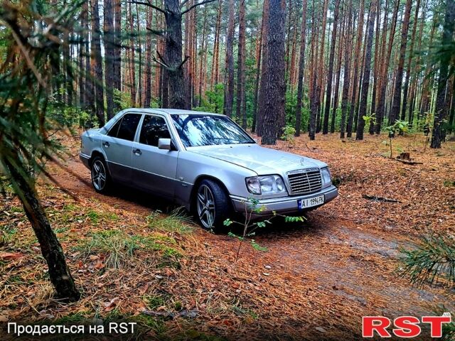 Серый Мерседес Е-Класс, объемом двигателя 2.2 л и пробегом 457 тыс. км за 1750 $, фото 1 на Automoto.ua