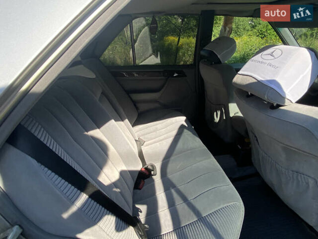 Серый Мерседес Е-Класс, объемом двигателя 2 л и пробегом 464 тыс. км за 5000 $, фото 18 на Automoto.ua
