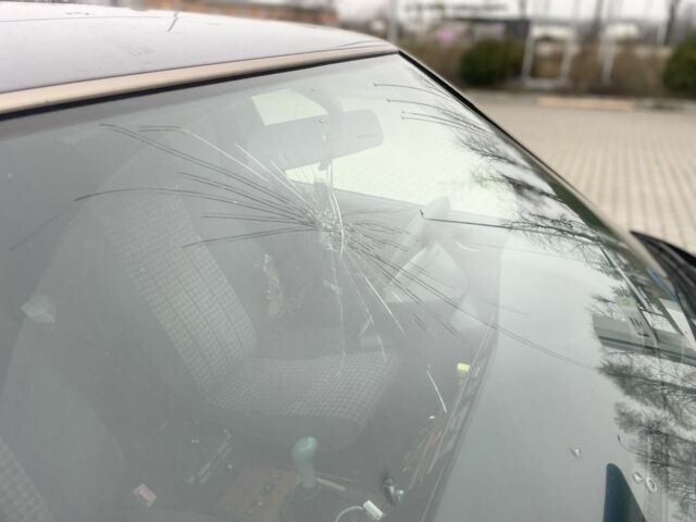 Серый Мерседес Е-Класс, объемом двигателя 2 л и пробегом 700 тыс. км за 1000 $, фото 20 на Automoto.ua