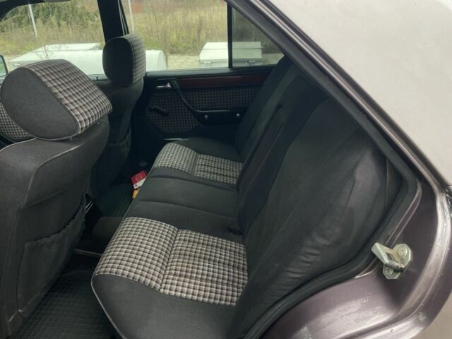 Серый Мерседес Е-Класс, объемом двигателя 2 л и пробегом 700 тыс. км за 1000 $, фото 14 на Automoto.ua