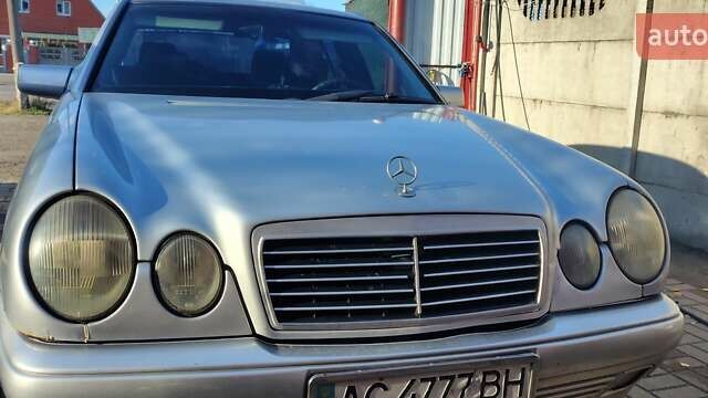 Сірий Мерседес Е-Клас, об'ємом двигуна 2.16 л та пробігом 423 тис. км за 3250 $, фото 5 на Automoto.ua