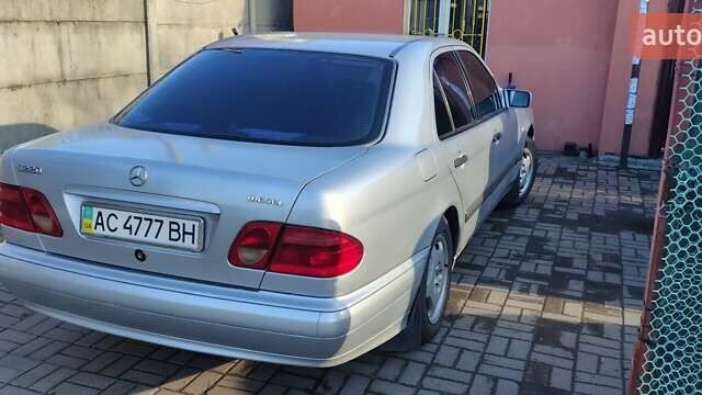 Сірий Мерседес Е-Клас, об'ємом двигуна 2.16 л та пробігом 423 тис. км за 3250 $, фото 4 на Automoto.ua