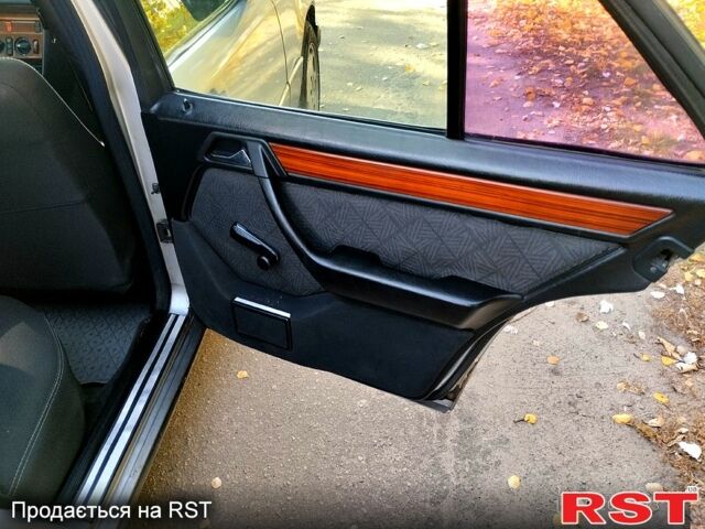 Серый Мерседес Е-Класс, объемом двигателя 2 л и пробегом 0 тыс. км за 1700 $, фото 8 на Automoto.ua