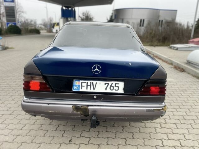 Серый Мерседес Е-Класс, объемом двигателя 2 л и пробегом 700 тыс. км за 1000 $, фото 5 на Automoto.ua