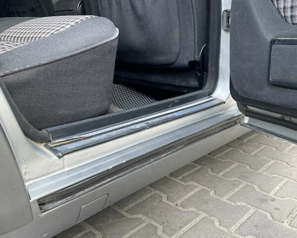 Серый Мерседес Е-Класс, объемом двигателя 2.2 л и пробегом 450 тыс. км за 4700 $, фото 13 на Automoto.ua