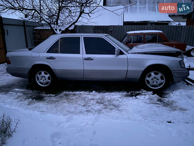 Серый Мерседес Е-Класс, объемом двигателя 2 л и пробегом 470 тыс. км за 1500 $, фото 1 на Automoto.ua