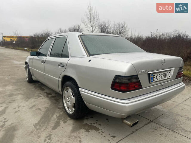 Серый Мерседес Е-Класс, объемом двигателя 3 л и пробегом 400 тыс. км за 3000 $, фото 3 на Automoto.ua