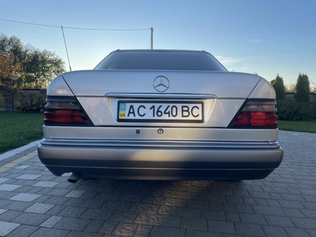 Серый Мерседес Е-Класс, объемом двигателя 2.5 л и пробегом 465 тыс. км за 3500 $, фото 4 на Automoto.ua