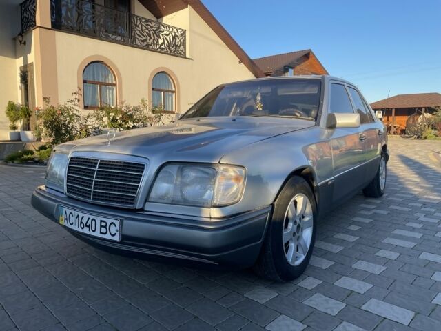 Серый Мерседес Е-Класс, объемом двигателя 2.5 л и пробегом 465 тыс. км за 3500 $, фото 1 на Automoto.ua