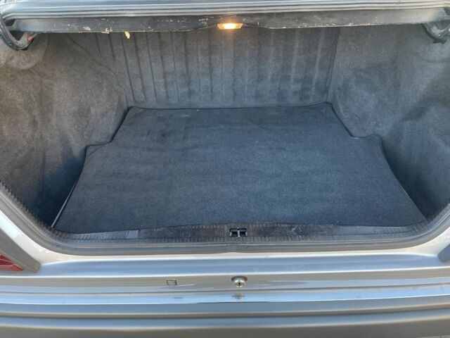 Серый Мерседес Е-Класс, объемом двигателя 2.5 л и пробегом 465 тыс. км за 3500 $, фото 15 на Automoto.ua