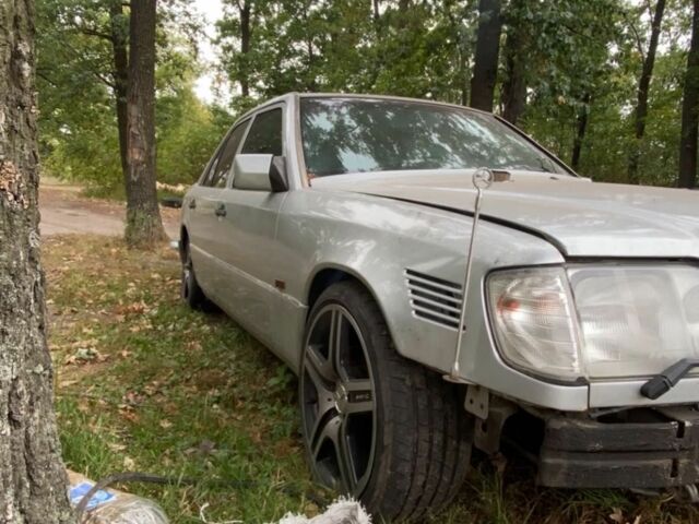 Сірий Мерседес Е-Клас, об'ємом двигуна 2.5 л та пробігом 409 тис. км за 2911 $, фото 4 на Automoto.ua