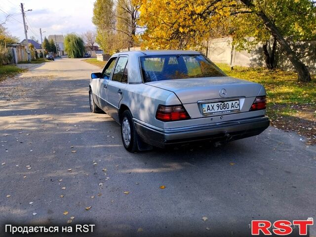 Серый Мерседес Е-Класс, объемом двигателя 2 л и пробегом 0 тыс. км за 1700 $, фото 3 на Automoto.ua